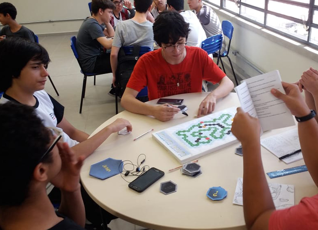 Jogos de tabuleiro em sala de aula - Portal de Educação do Instituto Claro