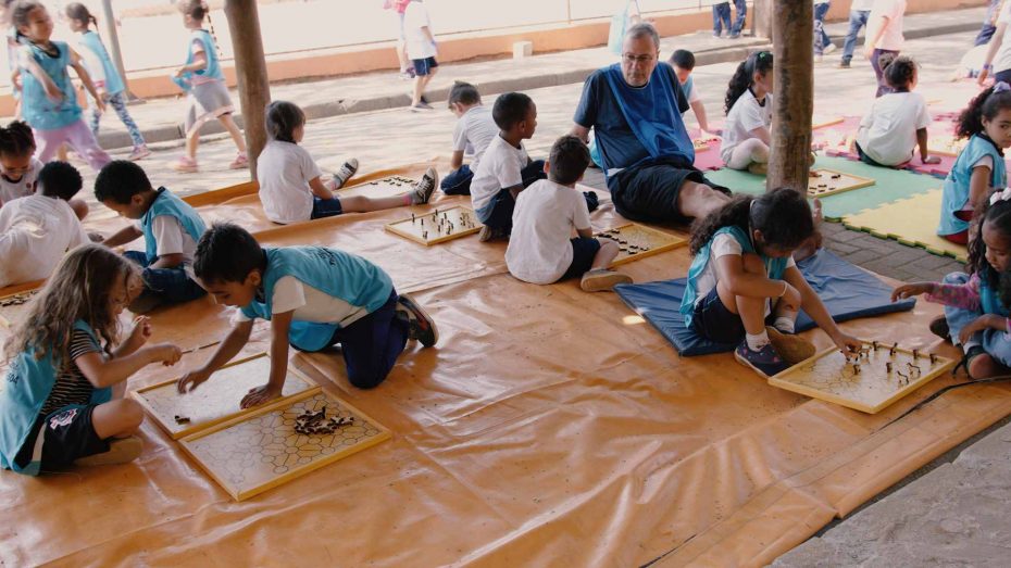 Jogos de tabuleiro em sala de aula - Portal de Educação do Instituto Claro