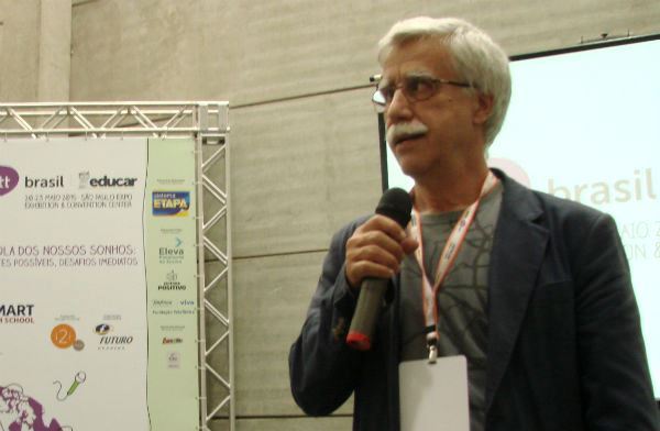 CONSTRUTOR DE PONTES  Entrevista com o educador José Pacheco - Sesc São  Paulo : Sesc São Paulo